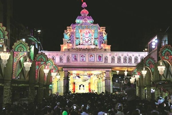 Dagadusheth Halwai Ganapati Temple in Pune Trip by Taxi - Bharat Taxi